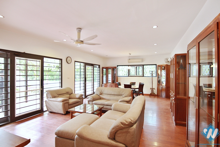 A radiance modern single- story bungalow, 3 bedroom for rent in Tay Ho	